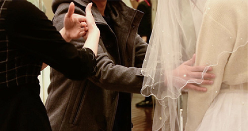 静岡市・富士市・沼津市のドレス専門店フィーノの新郎新婦向けフィニッシングスクールのベールアップ