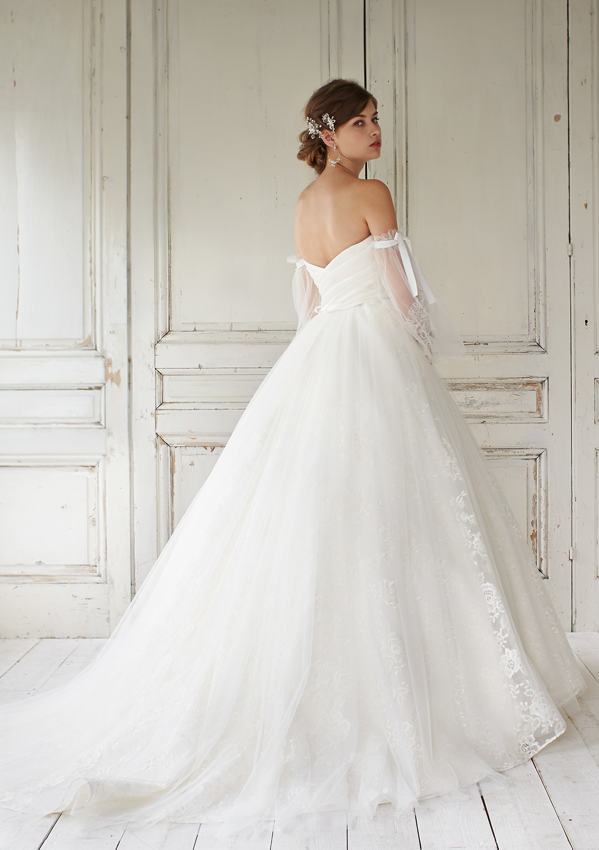 静岡市・富士市・沼津市のドレス専門店フィーノのウエディングドレス、FINO LUXE(フィーノリュクス)FL-38の画像３