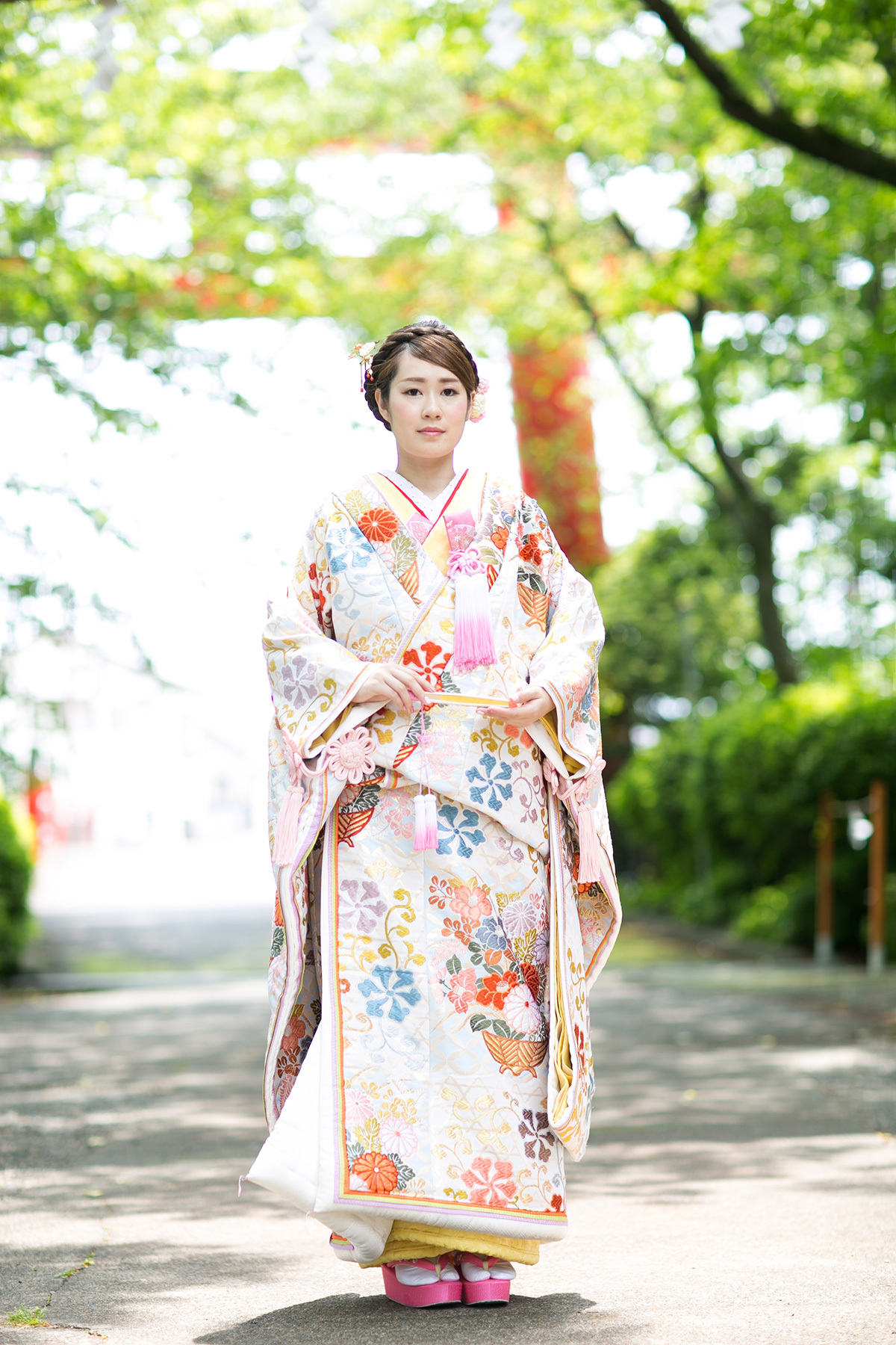 静岡市・富士市・沼津市のドレス専門店フィーノの和装、桂由美CA5008（籠目に鉄線七宝花籠）の画像１