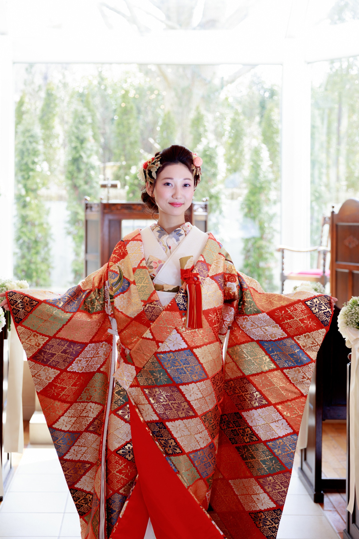 静岡市・富士市・沼津市のドレス専門店フィーノの和装、桂由美CA6212（唐織花菱花の丸）の画像１