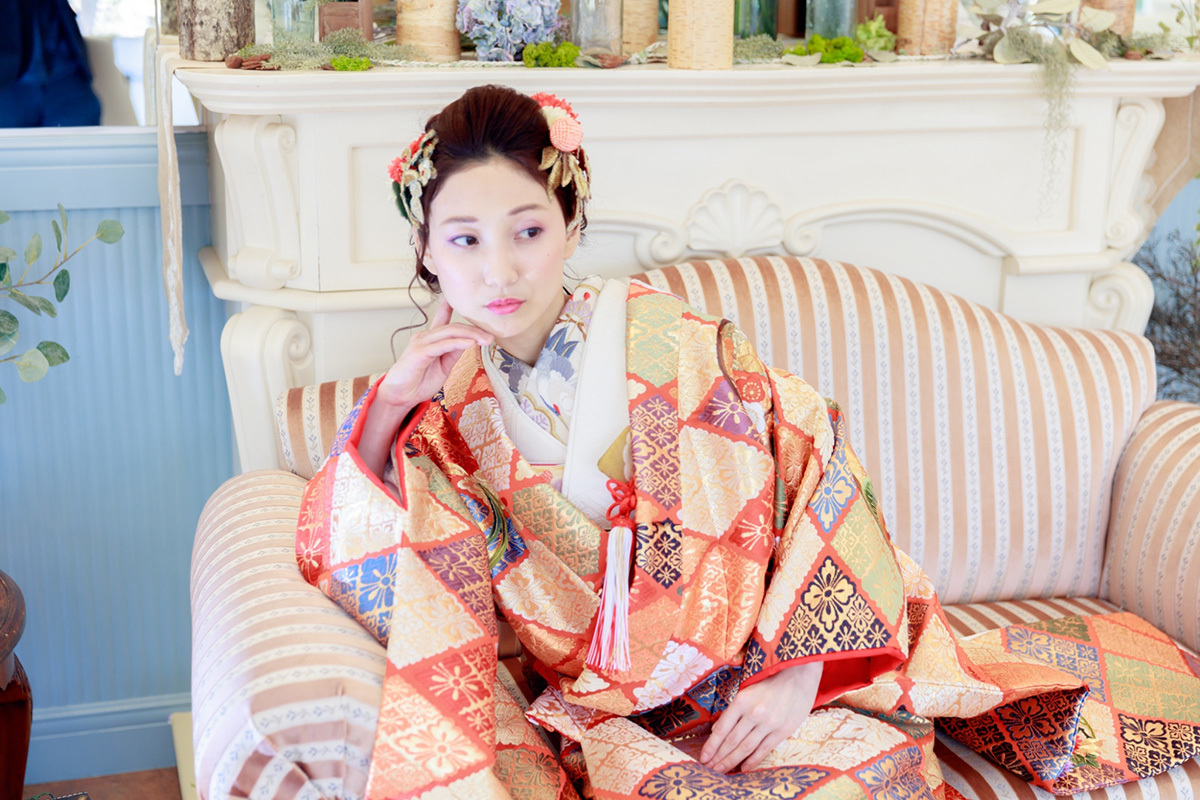 静岡市・富士市・沼津市のドレス専門店フィーノの和装、桂由美CA6212（唐織花菱花の丸）の画像４