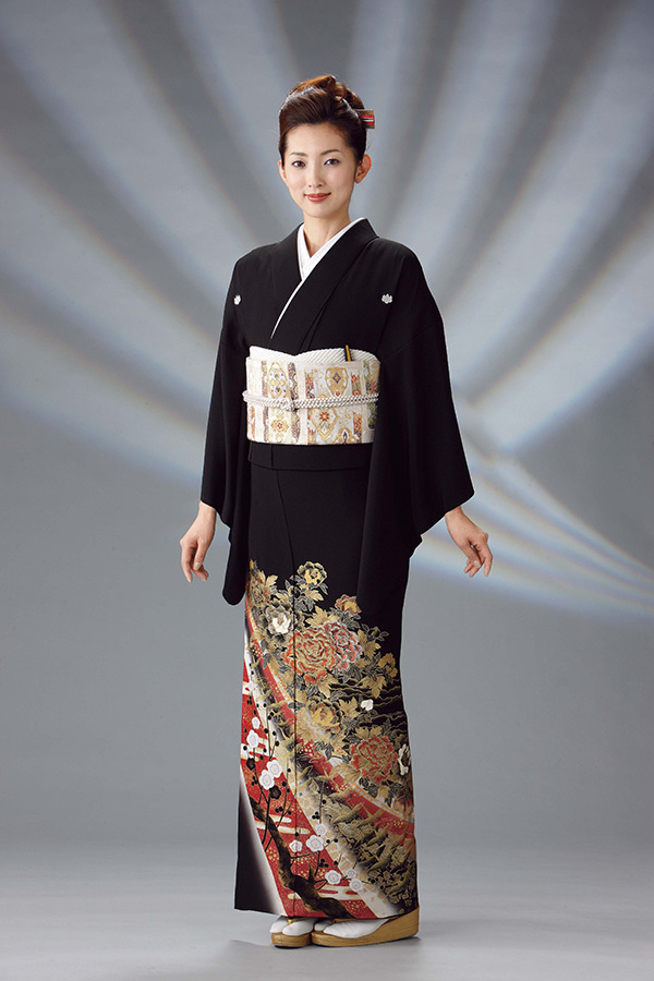 静岡市・富士市・沼津市のドレス専門店フィーノのお母様の留袖