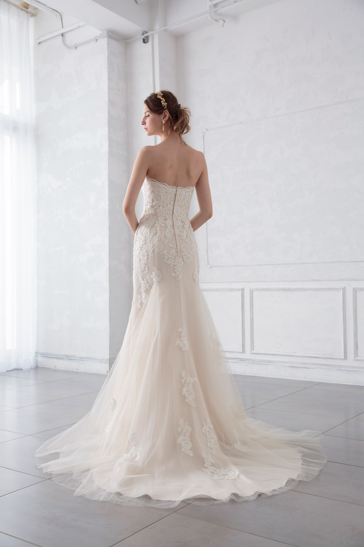 静岡市・富士市・沼津市のドレス専門店フィーノのウエディングドレス、IN-05(OW)の画像2