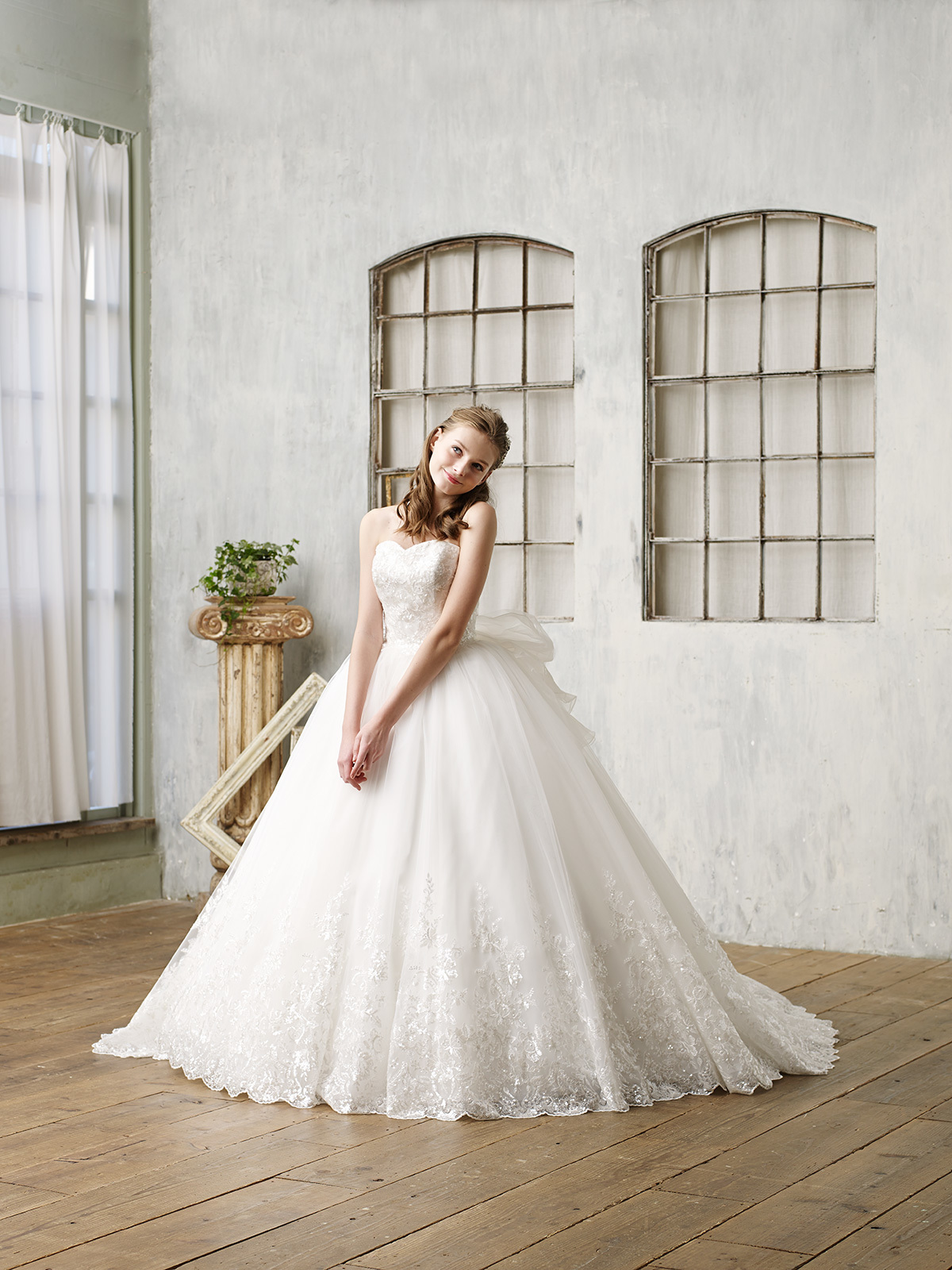 静岡市・富士市・沼津市のドレス専門店フィーノのウエディングドレス、フィーノリュクスFL-40の画像1