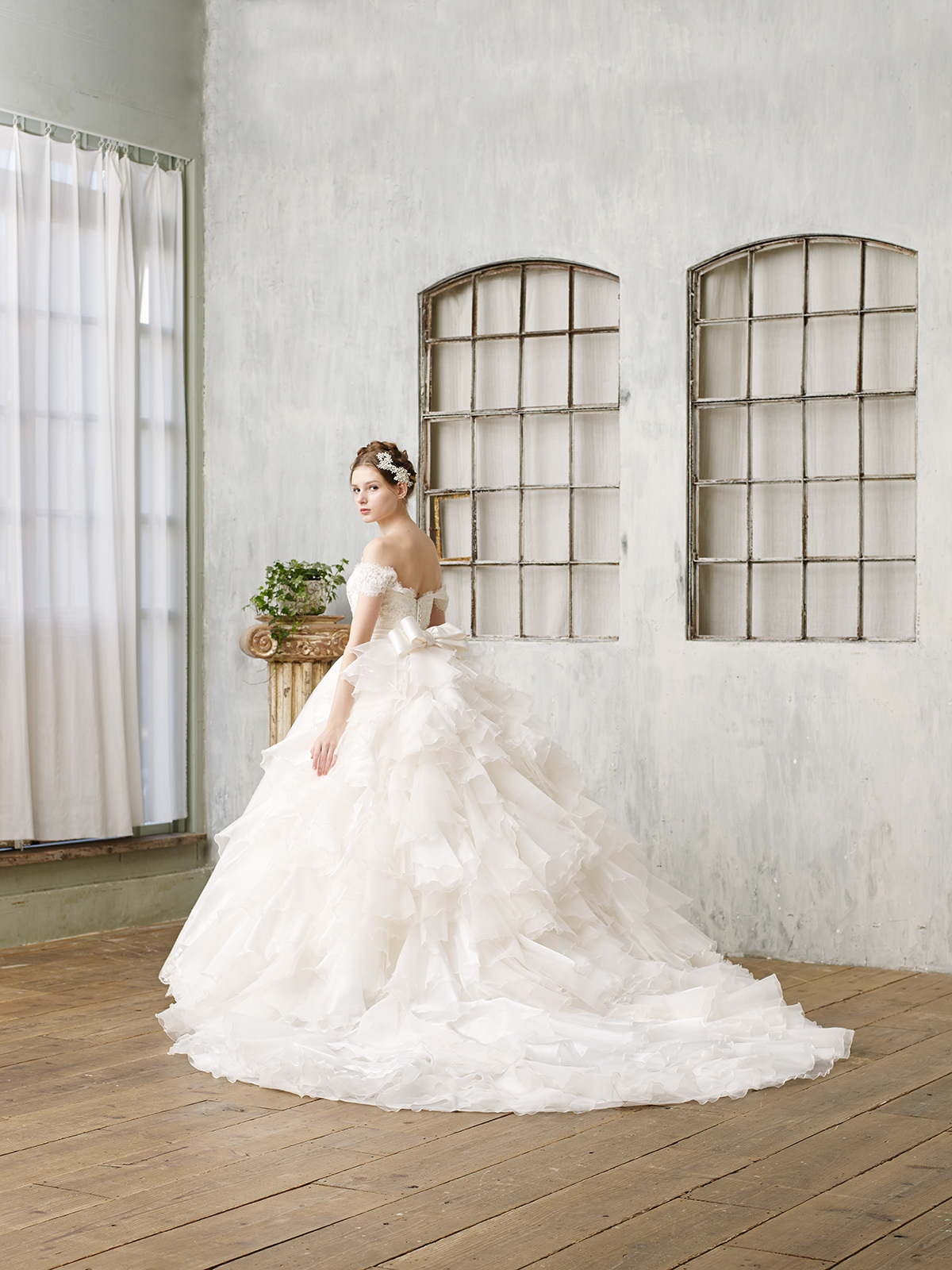 静岡市・富士市・沼津市のドレス専門店フィーノのウエディングドレス、フィーノリュクスFL-42の画像1