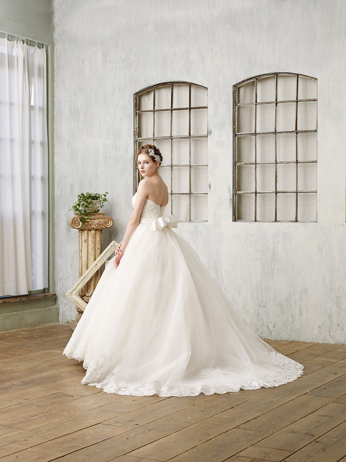 静岡市・富士市・沼津市のドレス専門店フィーノのウエディングドレス、フィーノリュクスFL-42の画像3