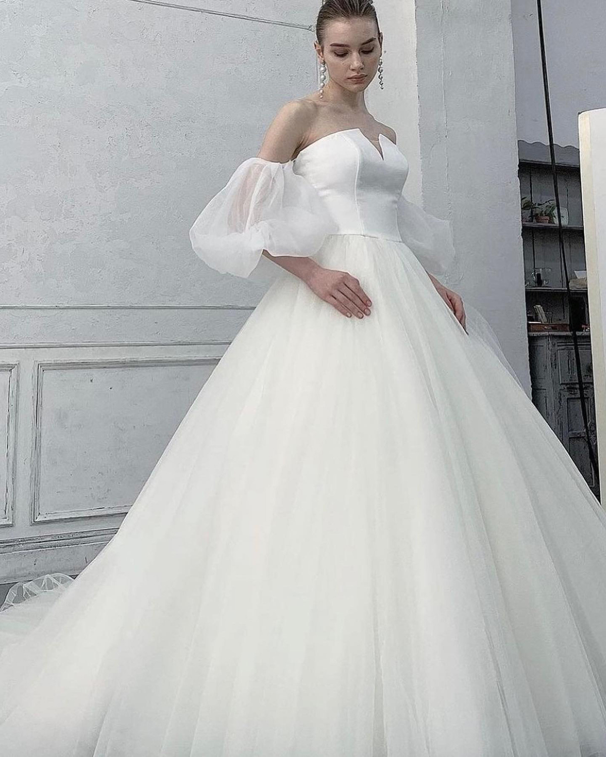 静岡市・富士市・沼津市のドレス専門店フィーノのウエディングドレス、イサムモリタIN-121の画像2