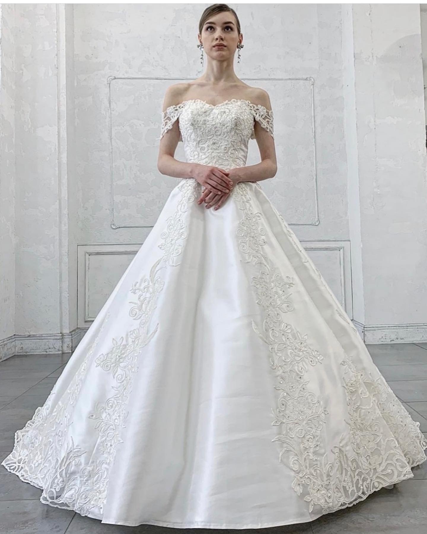 静岡市・富士市・沼津市のドレス専門店フィーノのウエディングドレス、イサムモリタMK-192の画像1