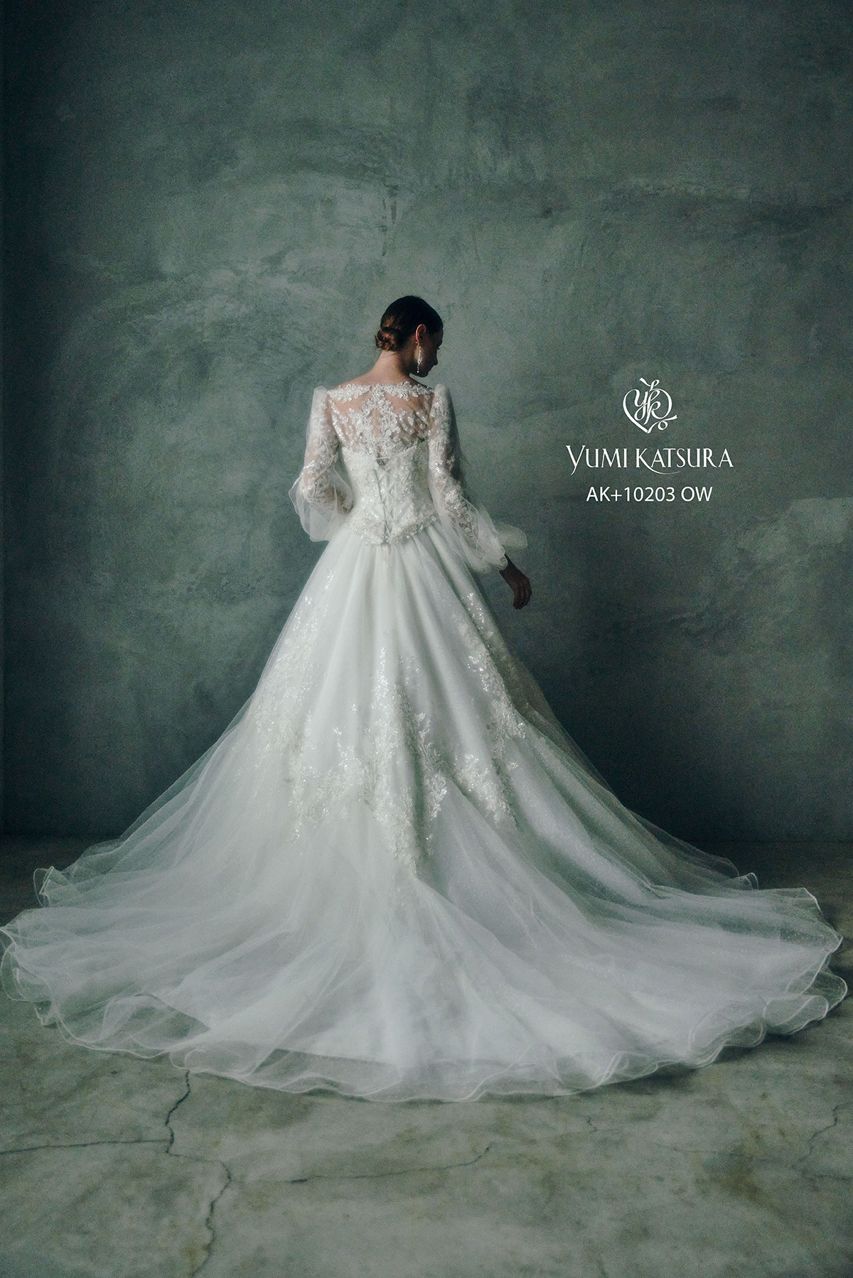 静岡市・富士市・沼津市のドレス専門店フィーノのウエディングドレス、桂由美AK-10203の画像2