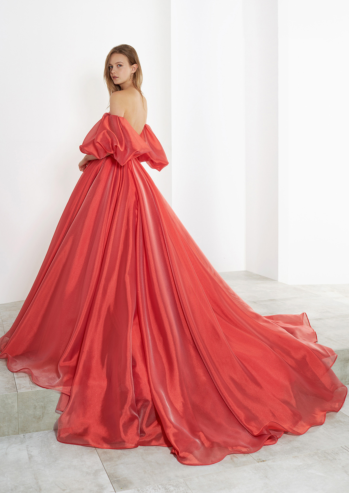 静岡市・富士市・沼津市のドレス専門店フィーノのカラードレス、フィーノリュクスFL-63ORの画像1