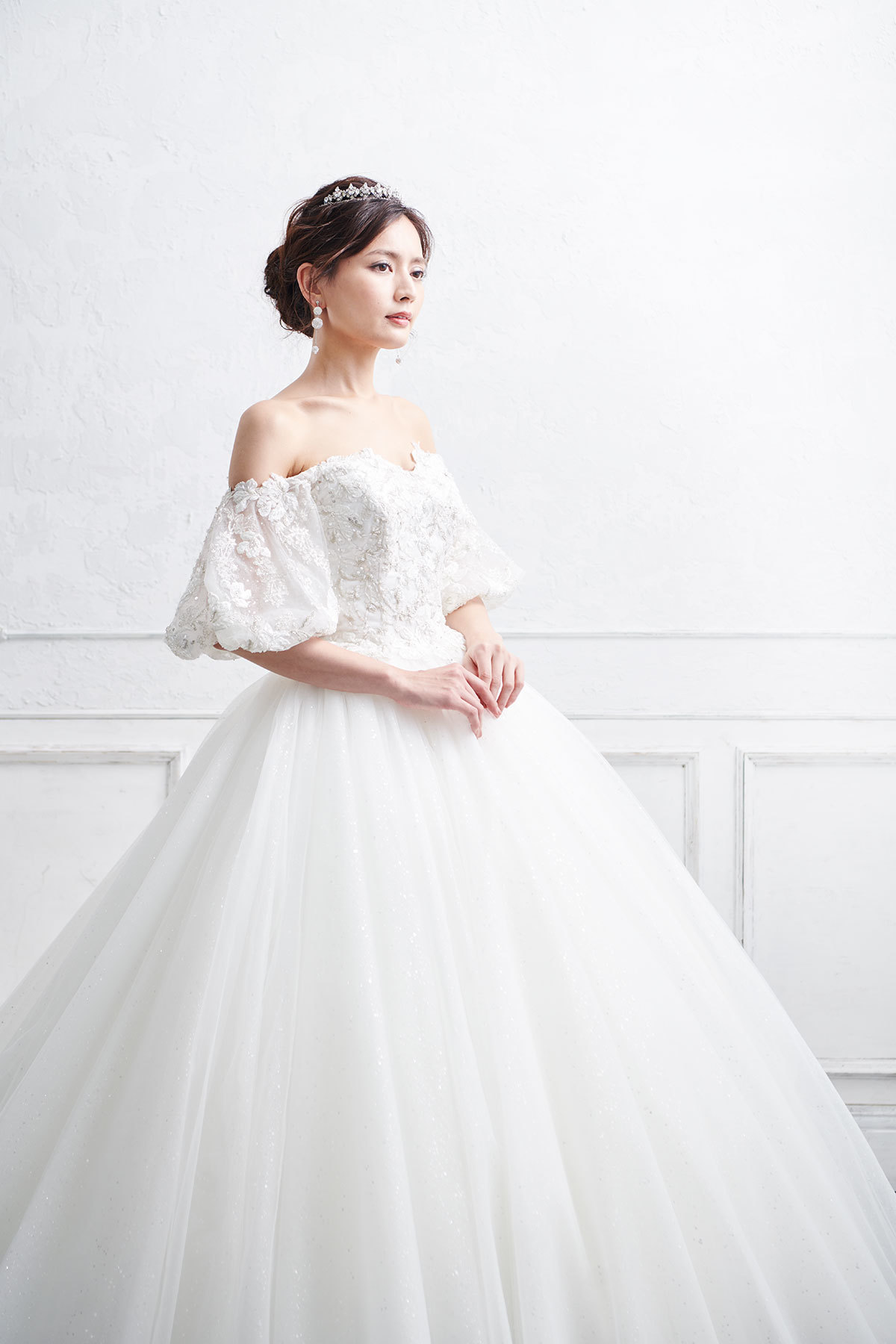 静岡市・富士市・沼津市のドレス専門店フィーノのウエディングドレス、イサムモリタIN-128の画像１