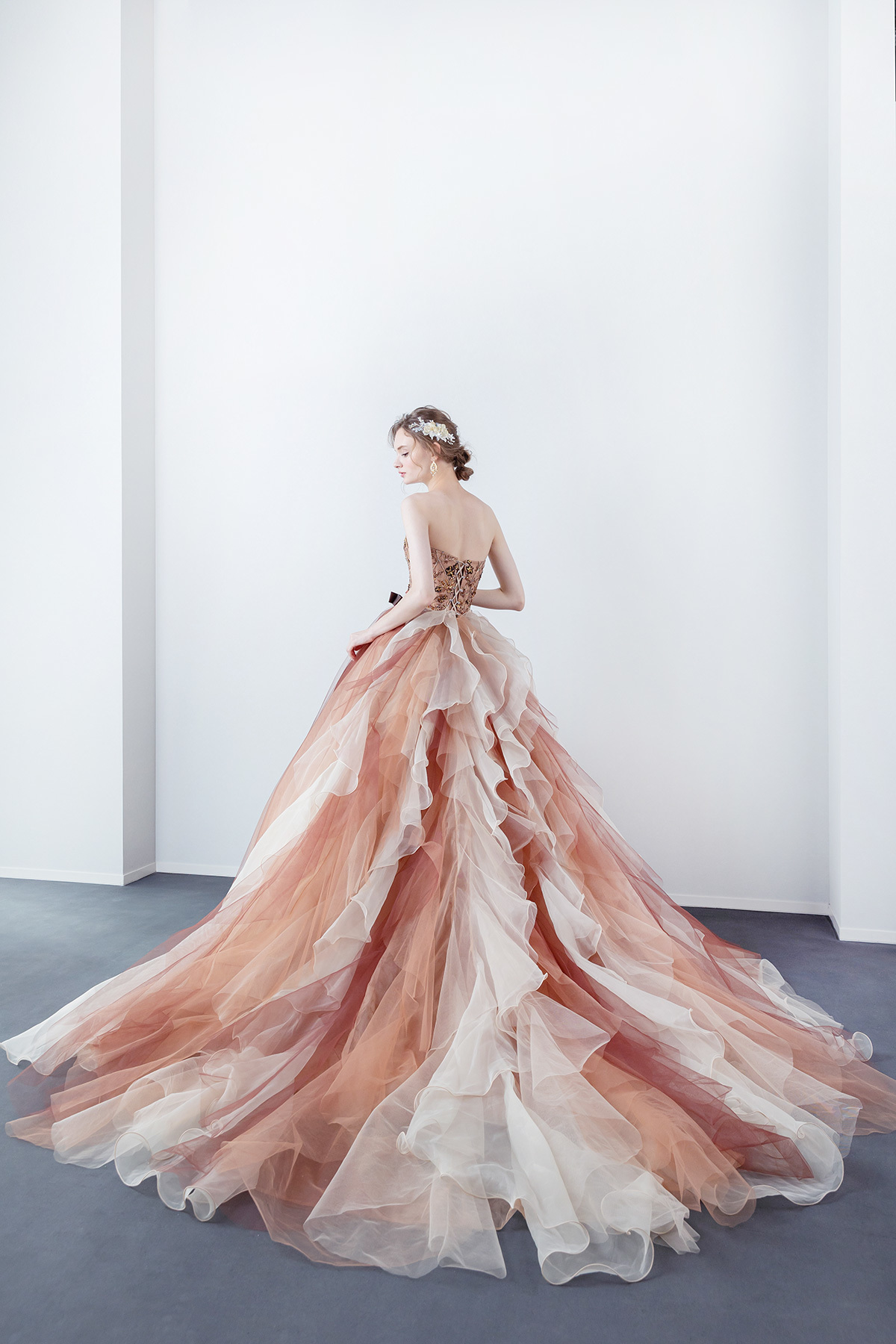 静岡市・富士市・沼津市のドレス専門店フィーノのウエディングドレス、イサムモリタ・カラードレスIC-133(BR)の画像２