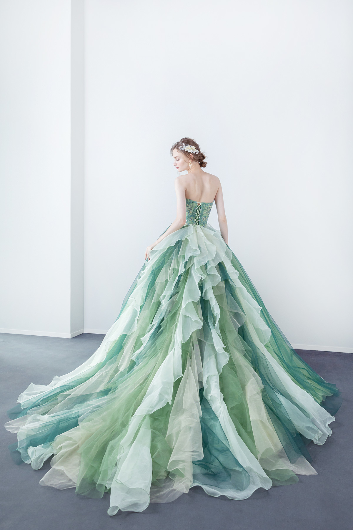 静岡市・富士市・沼津市のドレス専門店フィーノのウエディングドレス、イサムモリタ・カラードレスIC-133(GR)の画像２