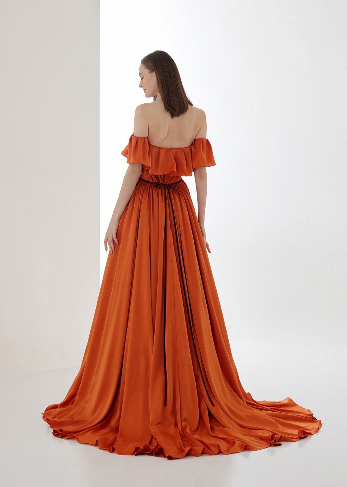 静岡市・富士市・沼津市のドレス専門店フィーノのカラードレス、フィーノリュクスFL-65ORの画像2