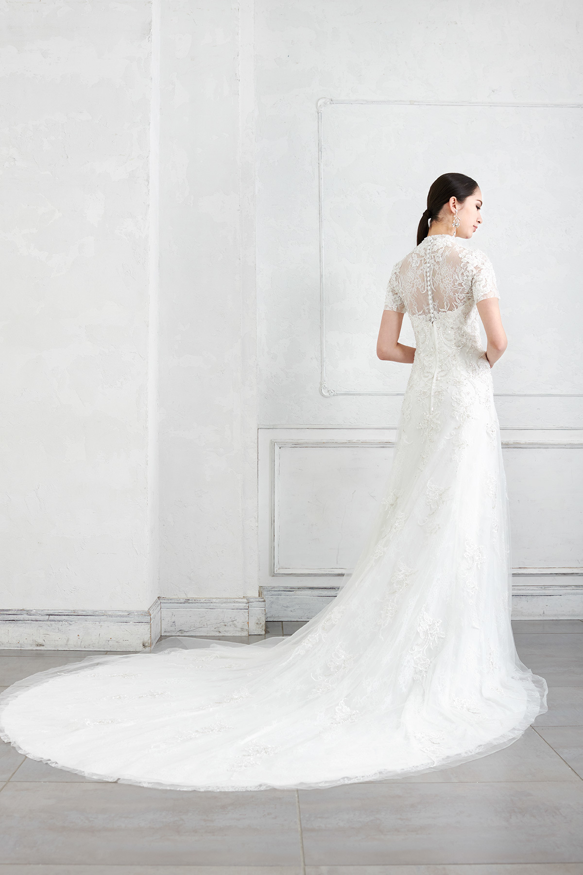 静岡市・富士市・沼津市のドレス専門店フィーノのウエディングドレス、イサムモリタIN-132の画像2