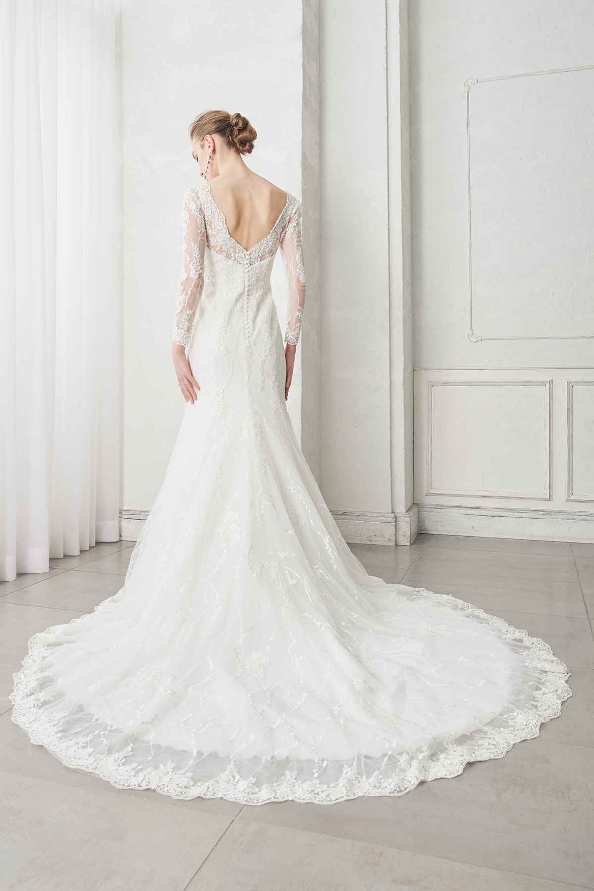 静岡市・富士市・沼津市のドレス専門店フィーノのウエディングドレス、イサムモリタIN-115の画像3