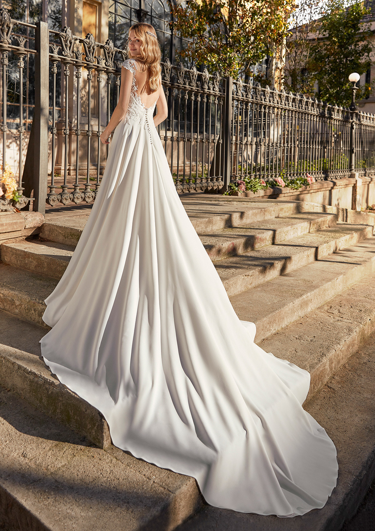 静岡市・富士市・沼津市のドレス専門店フィーノのウエディングドレス、インポートドレスBADILの画像2