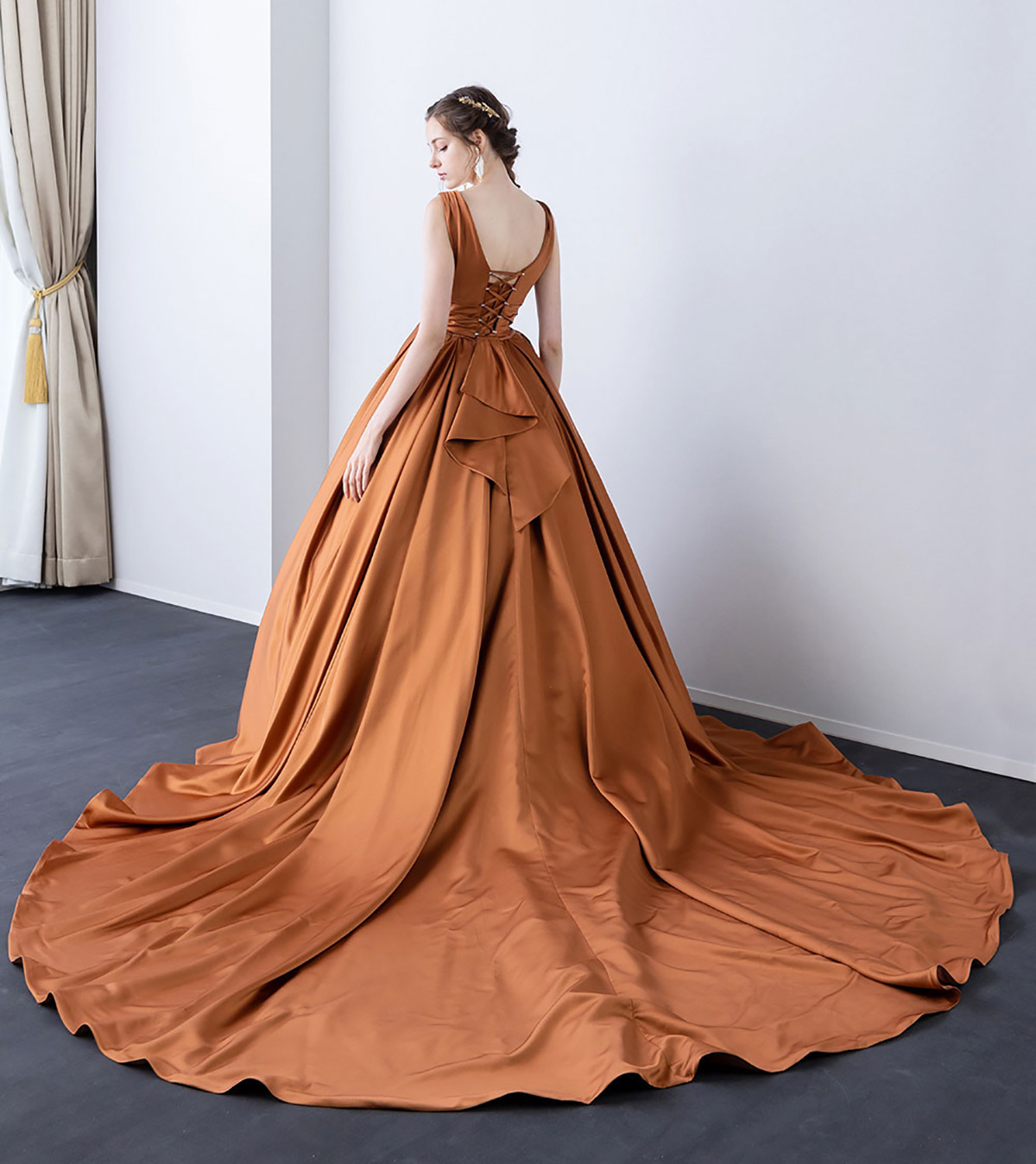 静岡市・富士市・沼津市のドレス専門店フィーノのウエディングドレス、イサムモリタ・カラードレスIN-160BRの画像2