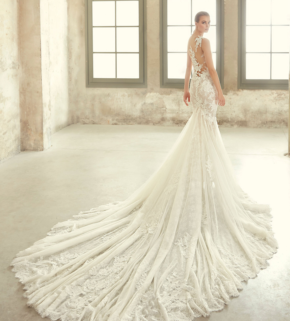静岡市・富士市・沼津市のドレス専門店フィーノのウエディングドレス、インポートドレスSF-005（KALANIA）の画像2