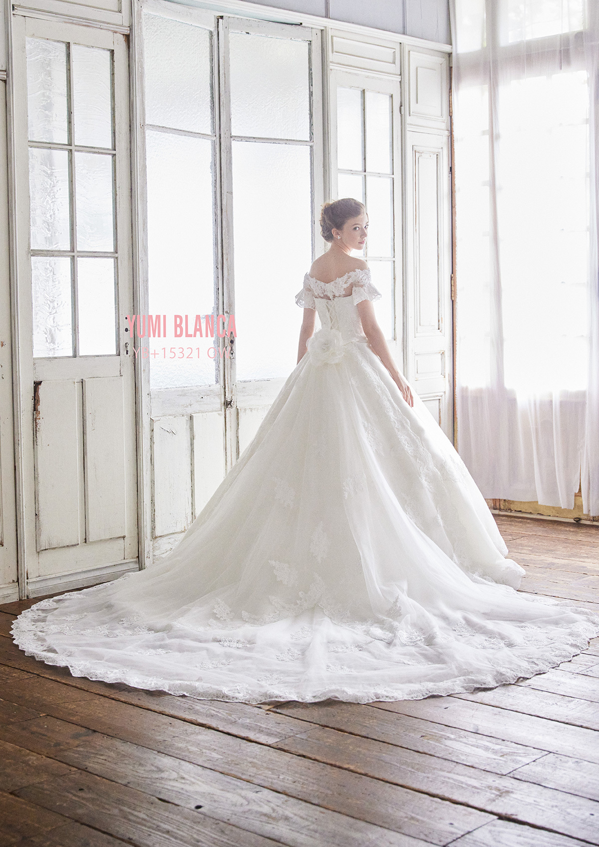 静岡市・富士市・沼津市のドレス専門店フィーノのウエディングドレス、桂由美YB-15321の画像２