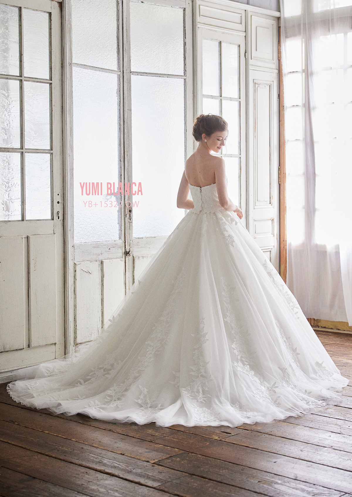 静岡市・富士市・沼津市のドレス専門店フィーノのウエディングドレス、桂由美YB-15322の画像４