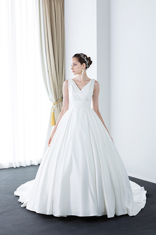 静岡市・富士市・沼津市のドレス専門店フィーノのウエディングドレス、イサムモリタIN-160(OW)