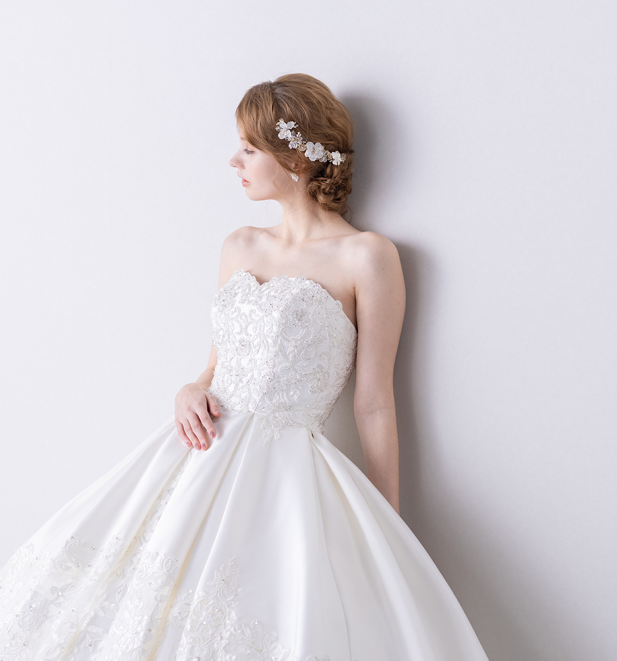 静岡市・富士市・沼津市のドレス専門店フィーノのウエディングドレス、イサムモリタMK-217(OW)5
