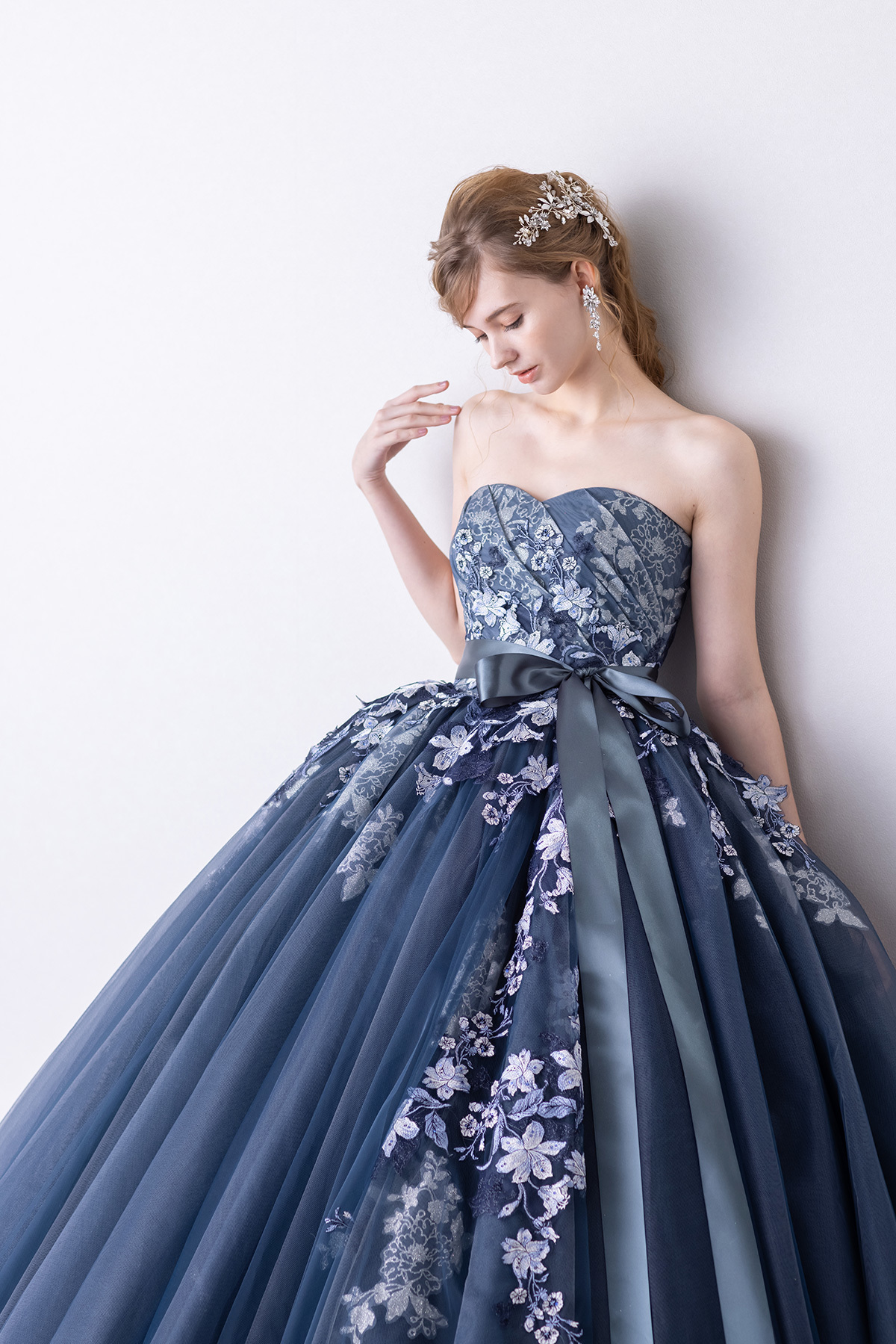 静岡市・富士市・沼津市のドレス専門店フィーノのウエディングドレス(カラードレス)、イサムモリタIC-152(BL)3