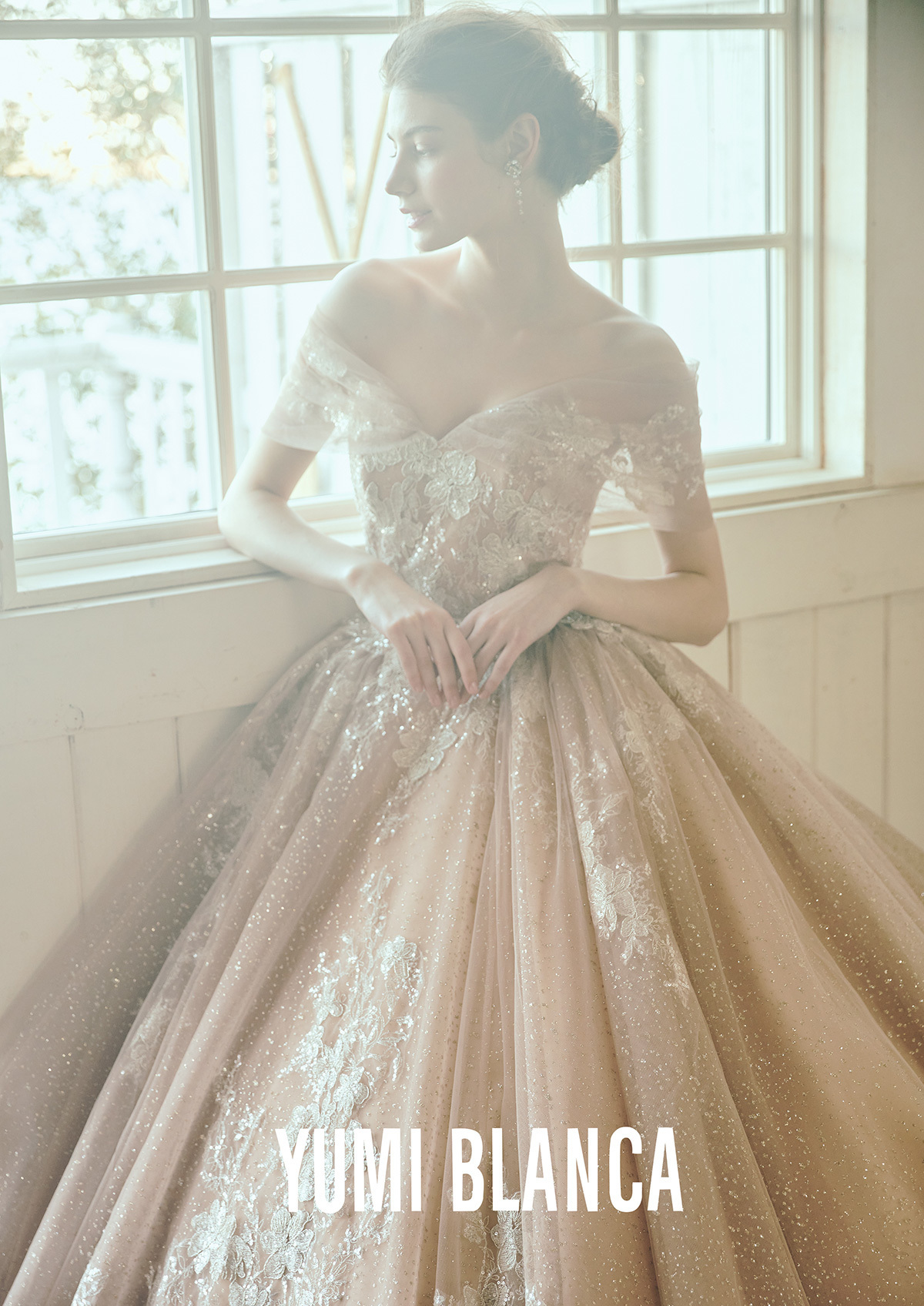 静岡市・富士市・沼津市のドレス専門店フィーノのウエディングドレス、桂由美カラードレスYB-15374（ピンクベージュ）