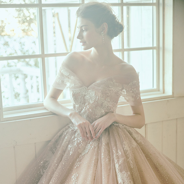 静岡市・富士市・沼津市のドレス専門店フィーノの新作ドレス入荷・桂由美YB-15374（ピンクベージュ）