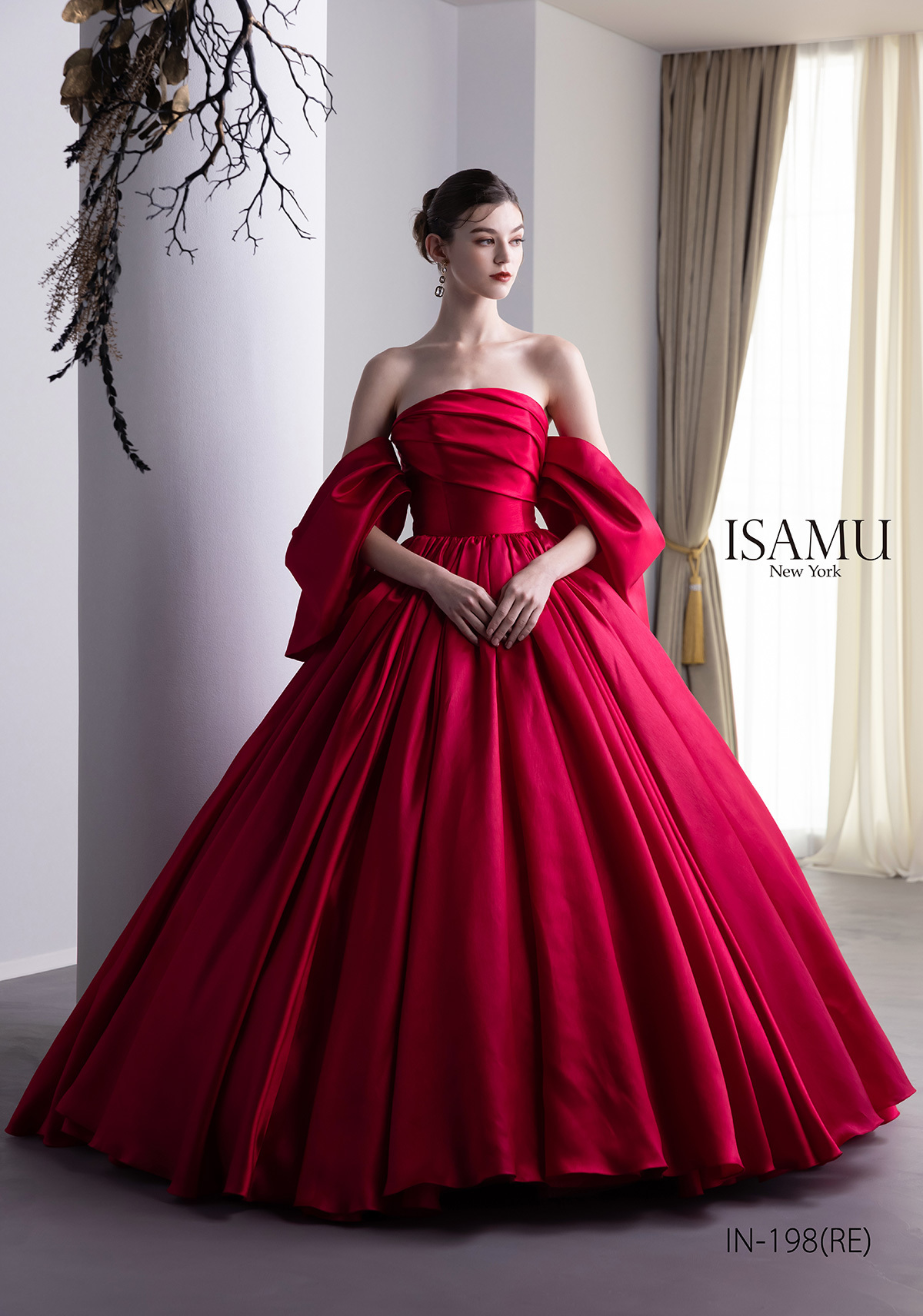 静岡市のドレス専門店フィーノのイサムモリタの新作ウエディングドレス・新作カラードレス期間限定フェア・ビビッドレッドのカラードレス