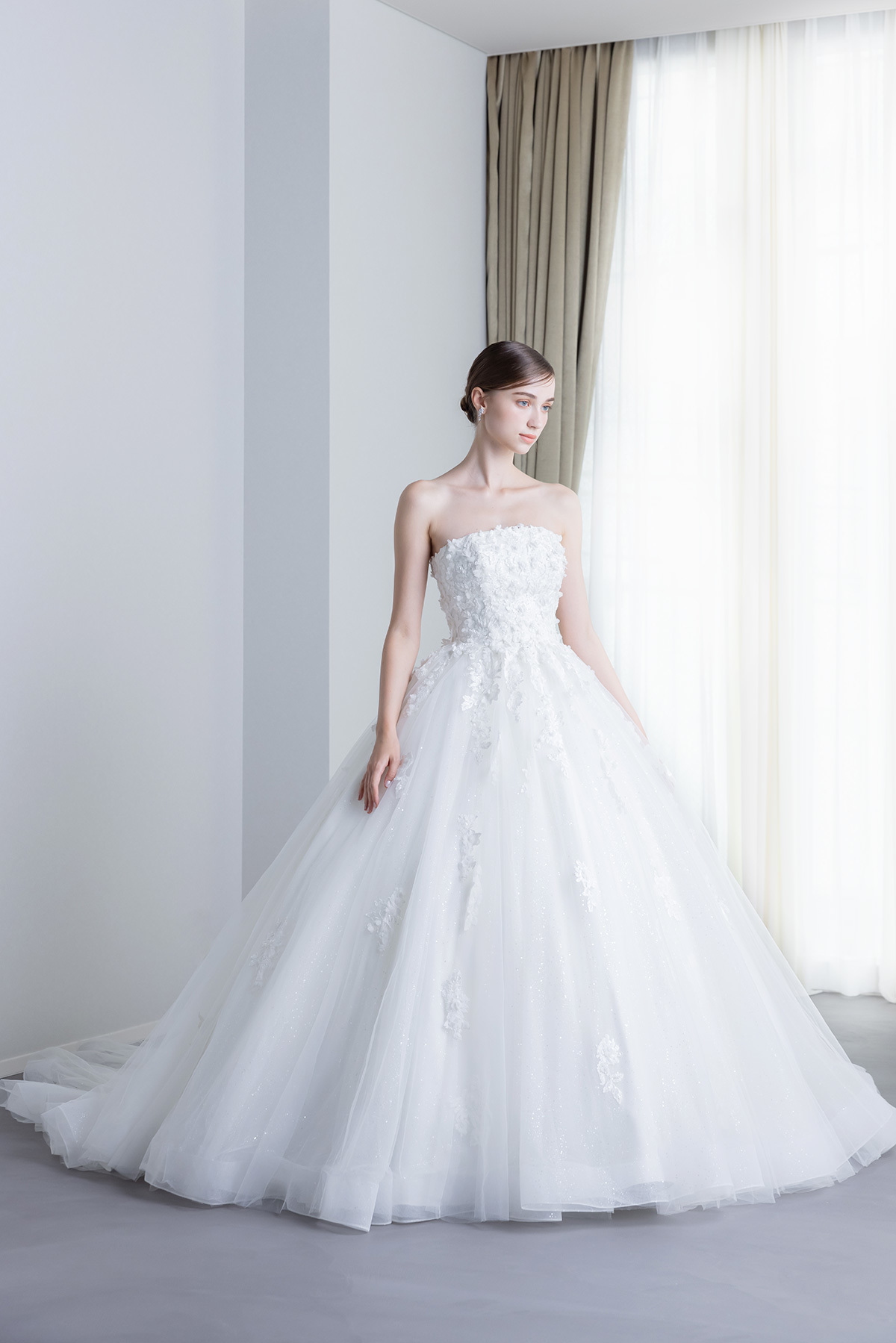 静岡市・富士市・沼津市のドレス専門店フィーノのウエディングドレス、イサムモリタIN-212OW