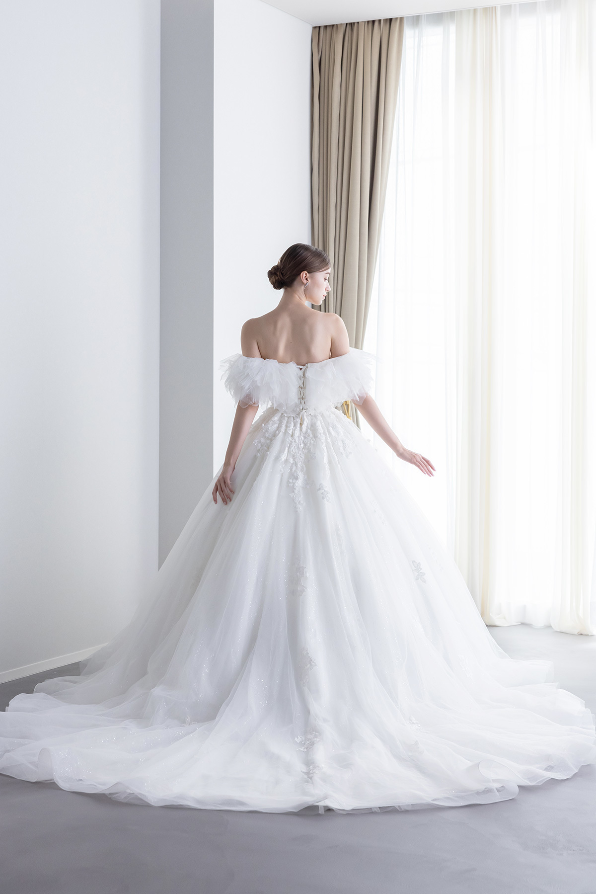 静岡市・富士市・沼津市のドレス専門店フィーノのウエディングドレス、イサムモリタIN-212OW