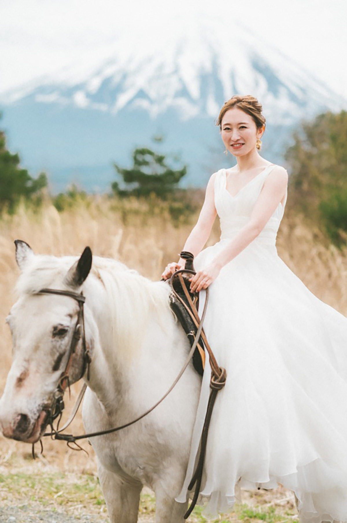 富士山をバックでのソロウエディングフォト