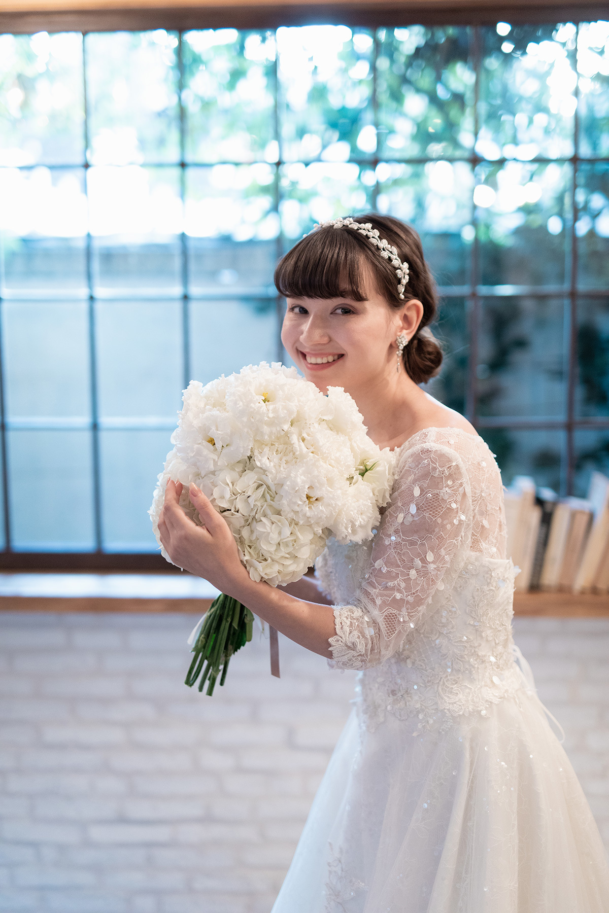 ドレス＆和装 コーディネートフェアの白ウエディングドレスのイメージ