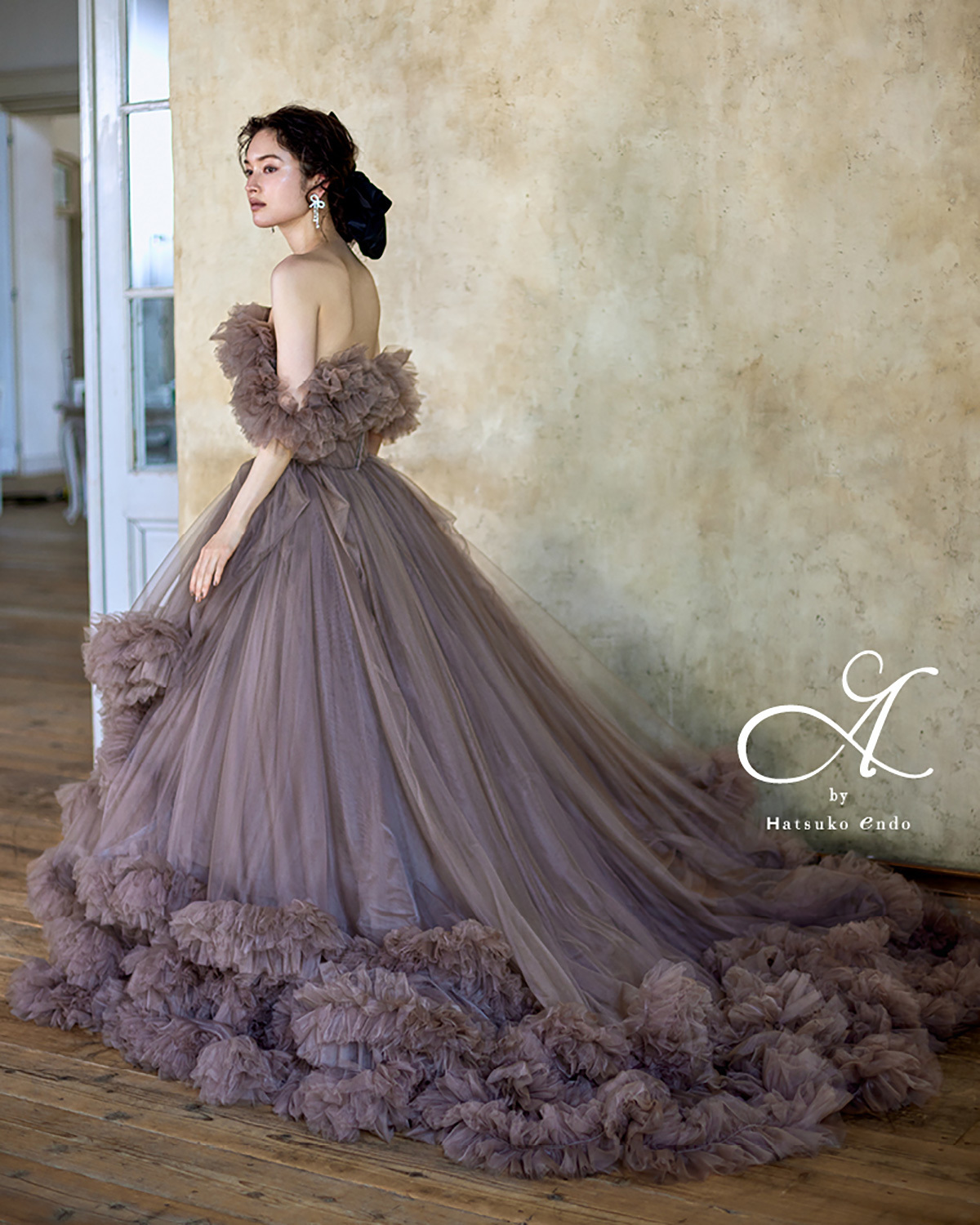 静岡市・富士市・沼津市のドレス専門店フィーノのカラードレス、ハツコエンドウ（Hatsuko Endo）のHE-165Minnie(Mocha)