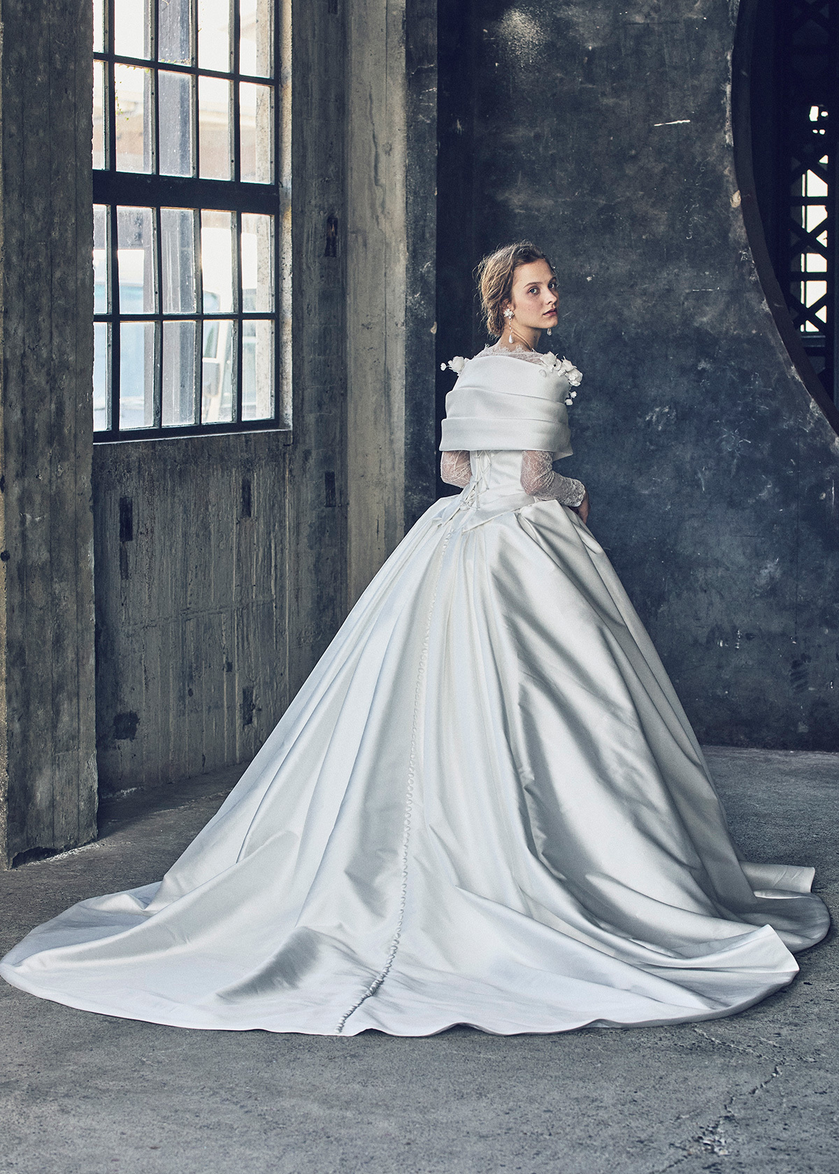 静岡市・富士市・沼津市のドレス専門店フィーノのウエディングドレス、桂由美AK-10604