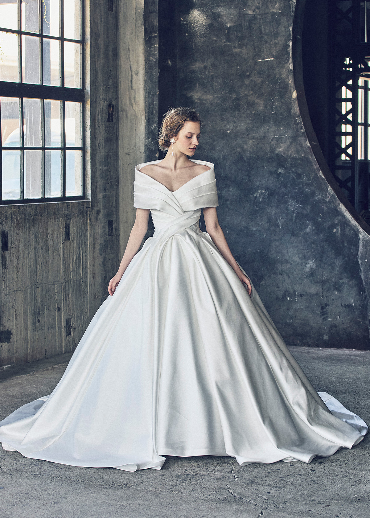 静岡市・富士市・沼津市のドレス専門店フィーノのウエディングドレス、桂由美AK-10604